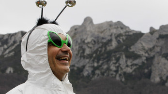 «Εθνική Συμμαχία Υπερκοσμικής Αλήθειας» - Το «νέο κόμμα» που θα γκρεμίσει το πολιτικό σκηνικό