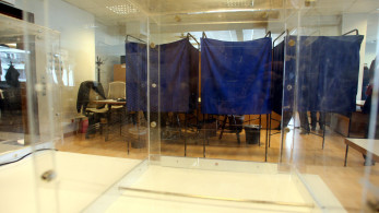 Όταν η βελόνα είναι κολλημένη, τότε οι δημοσκοπήσεις είναι… πολλές