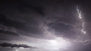 Σφοδρές καταιγίδες «χτυπούν» τη χώρα - Πού ήχησε το 112