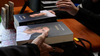 Άλλο κριτική στο βιβλίο του Τσίπρα κι άλλο πολιτική αντιπαράθεση