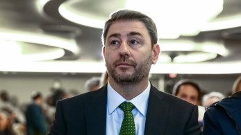 Τα κατάφερε (πάλι) ο «κραταιός Νικόλας»: το ΠΑΣΟΚ… βλέπει την πλάτη της Ζωής