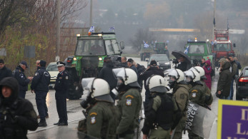 Σέρρες: αγρότες παρέκαμψαν το μπλόκο της αστυνομίας, κατευθύνονται στο τελωνείο Προμαχώνα