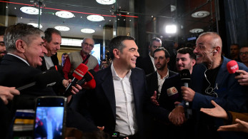 Ο Τσίπρας στην πλατεία, ο ΣΥΡΙΖΑ στον εξώστη