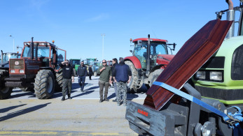 Αγροτικά μπλόκα: άνοιξαν το ρεύμα προς Θεσσαλονίκη στα διόδια των Μαλγάρων - Κλειστό προς Αθήνα