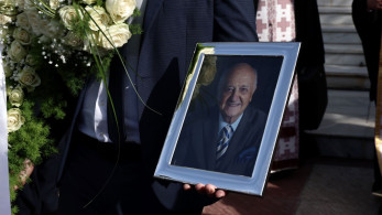 Το «τελευταίο αντίο» στον πατέρα του Νίκου Χαρδαλιά είπαν συγγενείς και φίλοι στον Καρέα