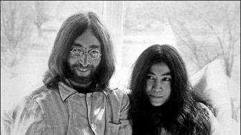 Σαν σήμερα, η εν ψυχρώ δολοφονία του John Lennon που συγκλόνισε τον κόσμο