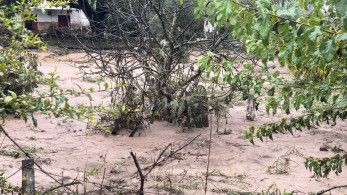 Κακοκαιρία Byron: υπερχείλισε ο Ενιπέας ποταμός, ήχησε το 112 - Ποιες περιοχές θα επηρεαστούν τις επόμενες ώρες