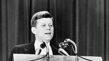 Σαν σήμερα η δολοφονία που γέμισε τον κόσμο ερωτήματα: η τελευταία διαδρομή του JFK