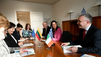 Κομισιόν σε Νίκη Κεραμέως για συλλογικές συμβάσεις εργασίας: Πηγή έμπνευσης για όλη την Ευρώπη (video)