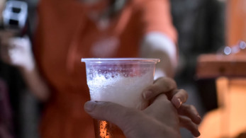 Έλεγχοι για κάπνισμα και αλκοόλ σε καταστήματα στο κέντρο της Αθήνας: πρόστιμα 19.600 ευρώ