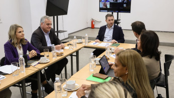 ΠΑΣΟΚ: όλοι εναντίον όλων και στη μέση ένας θυμωμένος αρχηγός