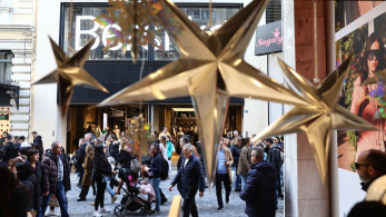 Έρευνα της EY: συγκρατημένα αισιόδοξοι οι Έλληνες καταναλωτές