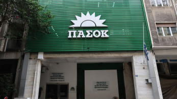 ΠΑΣΟΚ: κάθε δελφίνος και μια άποψη, απέναντι σε μια φοβισμένη ηγεσία