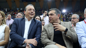 Βουλευτές του ΣΥΡΙΖΑ ετοιμάζονται να κουνήσουν μαντίλι για τα μάτια του Αλέξη Τσίπρα