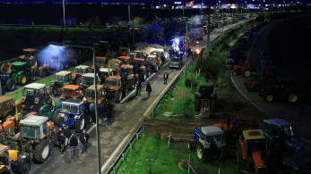 Επιμένουν στα μπλόκα οι αγρότες