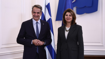 Ο Κυριάκος Μητσοτάκης υποδέχτηκε στο Μαξίμου την απεσταλμένη του ΟΗΕ για την Κύπρο (photos)