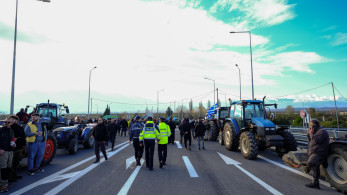 Αγροτικές κινητοποιήσεις: Σε αναβρασμό τα μπλόκα - Σκληρή στάση απέναντι στην κυβέρνηση παρά την πρόσκληση για διάλογο