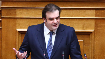 Κυριάκος Πιερρακάκης: Η πολιτεία διορθώνει αδικίες - Οι πληγέντες σε Μάτι και Μάνδρα αντιμετωπίζονται όπως οι συγγενείς θυμάτων των Τεμπών