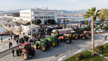 Άνοιξε το λιμάνι του Βόλου: αποχώρησαν αγρότες και αλιείς