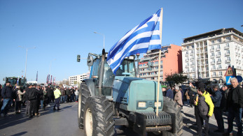 Αγροτικά μπλόκα και γιορτές: νέες αποφάσεις για κινητοποιήσεις