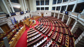 Αντιπολίτευση: φωνάζει για «εργασιακό Μεσαίωνα», αλλά σκοντάφτει στα στοιχεία