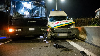 Σύγκρουση ασθενοφόρου με κλούβα της Αστυνομίας στον Πλατύκαμπο (photos)