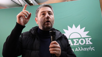 Ο Ανδρουλάκης πανικοβάλλεται για την οικονομία: βλέπει φαντάσματα πριν το 2027