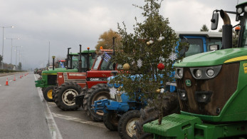Γιορτινές μετακινήσεις σε «ναρκοπέδιο»: τα αγροτικά μπλόκα προκαλούν πολύωρες καθυστερήσεις και ακυρώσεις στον τουρισμό