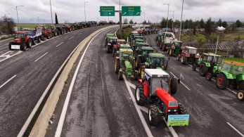 Πρωτοχρονιά με μπλόκα: κλιμακώνουν τις κινητοποιήσεις οι αγρότες - Στις 12:00 κλείνει η εθνική οδός στο ρεύμα προς Αθήνα