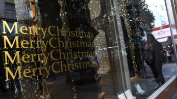 Εορταστικό ωράριο Χριστουγέννων: ανοιχτά αύριο Κυριακή (14/12) τα εμπορικά καταστήματα