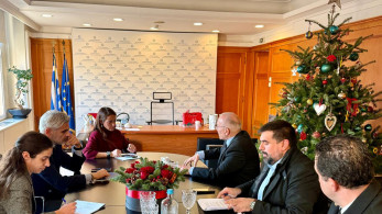 Συνάντηση της Δόμνας Μιχαηλίδου και του Στέφανου Γκίκα για ενίσχυση της οικογένειας και της γονεϊκότητας στη νησιωτική χώρα