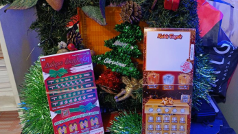 ΣΚΡΑΤΣ: oι εορταστικοί λαχνοί γίνονται δώρα και σε αυτά τα Χριστούγεννα