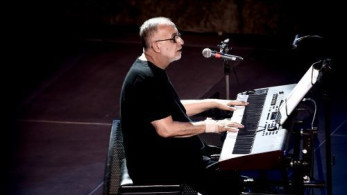 Σαν σήμερα «έφυγε» ο Θάνος Μικρούτσικος - Η μάχη με τον καρκίνο και η μουσική που δεν σίγησε ποτέ