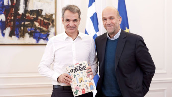 Συνάντηση του Κυριάκου Μητσοτάκη με τον Χρήστο Αλεφάντη, ιδρυτή του περιοδικού δρόμου «Σχεδία» (photos)