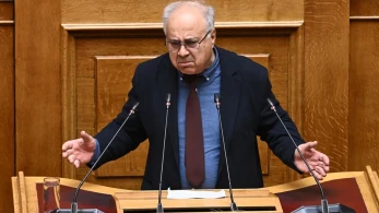 ΠΑΣΟΚ: το παρασκήνιο γύρω από τον Παρασκευαΐδη - Τα πηγαδάκια, τα κρασιά και τα τσίπουρα