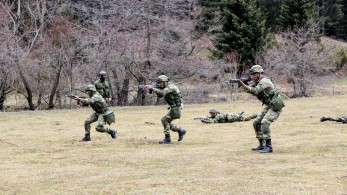 Τραυματίστηκαν δύο στρατιώτες από εκπυρσοκρότηση όπλου σε στρατόπεδο της Αττικής