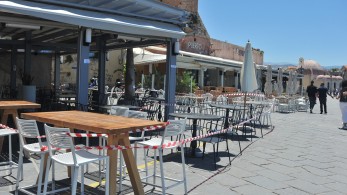 Έκτακτα περιοριστικά μέτρα και στα Χανιά: Τέλος σε πανηγύρια, πάρτι, λιτανείες και λαϊκές αγορές