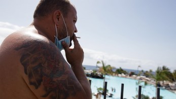 Κορωνοϊός: Αυξημένα τα μέτρα στην Ισπανία – «Θύματα» νάιτκλαμπ και κάπνισμα