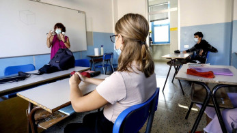 Βιβλία, μάσκες, αντισηπτικά: Τα παιδιά της Ευρώπης επιστρέφουν στα σχολεία
