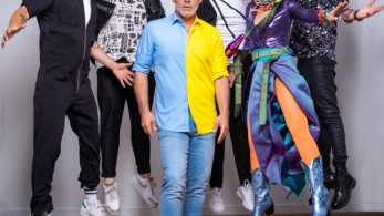 Τηλεοπτικά παρασκήνια: Ο Λάκης φεύγει, ο Μουτσινάς έρχεται