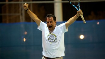 Το έριξε στο τένις ο Άδωνις