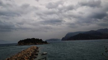 O καιρός σήμερα: Βροχές, καταιγίδες και πτώση θερμοκρασίας