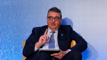 Εξαδάκτυλος: Είδαμε και επίσημες δεξιώσεις με συνωστισμό ανθρώπων