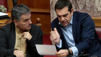 Χαμένος στο λαβύρινθο των εσωκομματικών ο Τσίπρας