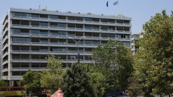 Μέτρα στήριξης: Έτοιμο πακέτο-ανάσα με πάγωμα χρεών και δόσεις