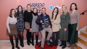 Λαμπερή θεατρική βραδιά με χορηγό την Allwyn στο Μικρό Παλλάς - Ποιοι καλλιτέχνες έδωσαν το «παρών» στην παράσταση «Σε βλέπω» (photos)