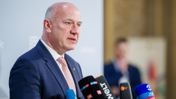 Πολιτική θύελλα στο Βερολίνο: στο στόχαστρο ο δήμαρχος που πήγε για τένις εν μέσω μπλακ άουτ