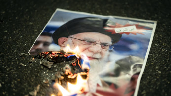 Παρίσι κατά Τεχεράνης: η Γαλλία κάλεσε τον Ιρανό πρέσβη για τη βίαιη καταστολή των διαδηλώσεων