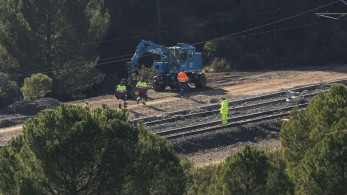Νέο σιδηροδρομικό ατύχημα στην Ισπανία: τρένο έπεσε σε γερανό