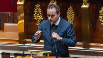 Πολιτική θύελλα στη Γαλλία: Ο Λεκορνί σπάει τη δέσμευσή του και επιβάλλει τον προϋπολογισμό